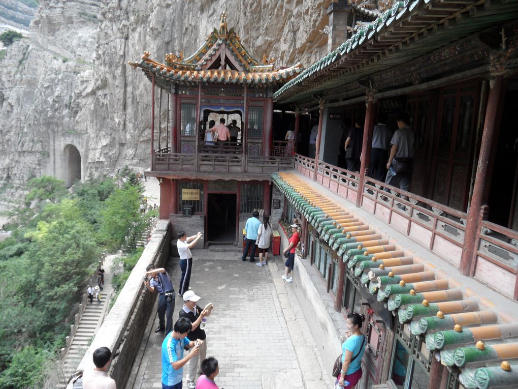 Grottes de Yungang, Monastère suspendu