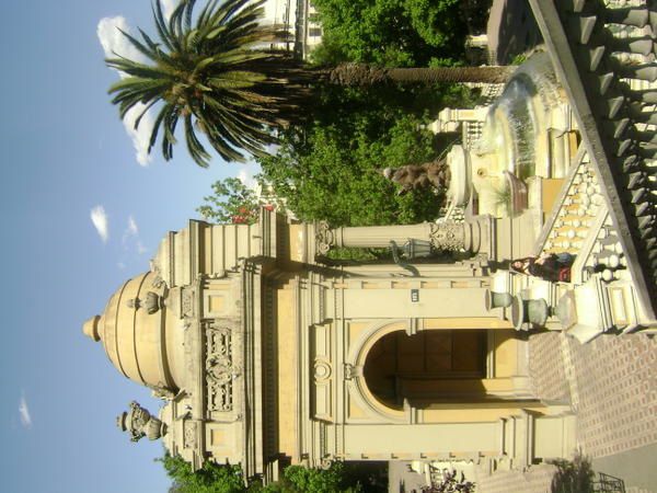 Photos de la capitale chilienne : le palais présidentiel, le "cerro Santa Maria", le "cerro San Juan Cristobal"...