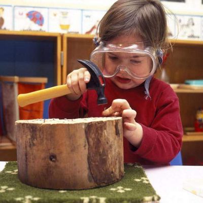 Maria Montessori : l’éducation qui guide les enfants vers le bonheur