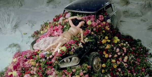 A CITROEN DS IN THE KATY PERRY'S MUSIC VIDEO