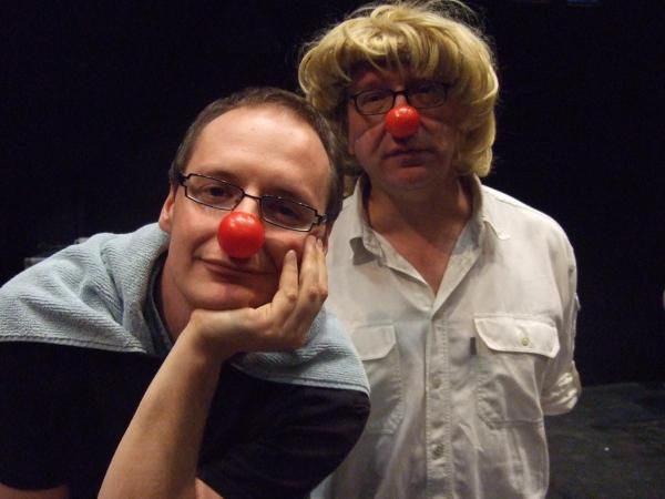 C'était le mardi 21 octobre, avec Gilles Defacque, du Prato. Toute l'équipe s'est prêtée au jeu de la scène lors d'improvisations toujours très savoureuses, mais plus ou moins drôles ! Etre clown, c'est un boulot à part entière !