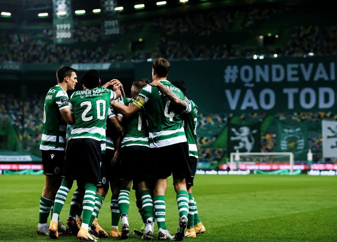 футбол спортинг - арсенал. алекс сандро с куадрадо. спортинг лиссабон арсенал лига европы 2023. One sporting. One sporting.