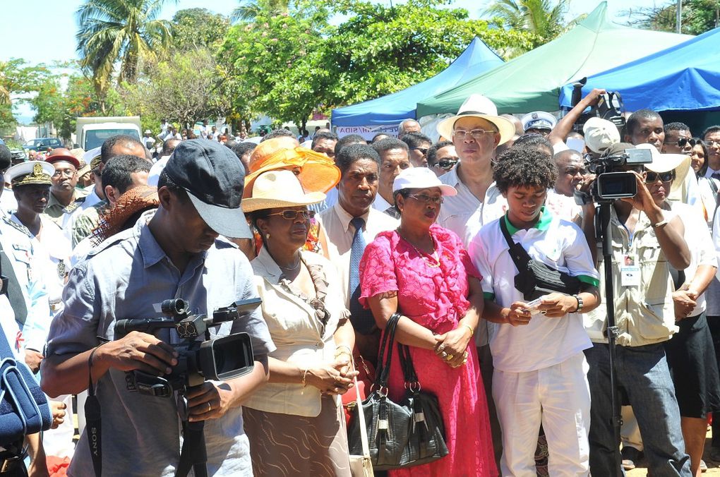 Le Président Andry Rajoelina a célèbré, à Antsiranana, de la Journée Mondiale contre le Sida 2012 avec Fatma Samoura (PNUD).