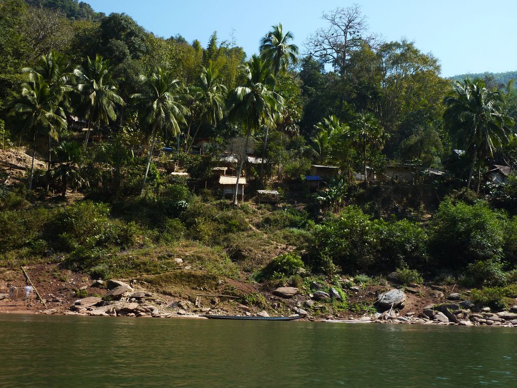 Montee vers le nord du nord du Laos pour se rapprocher de la Chine et voir ...