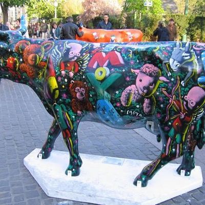 Exposition "Vaches à Paris" Place Saint-Sulpice, 1/3.