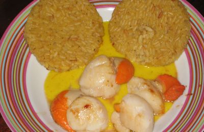 Risotto croquant, coquilles Saint-Jacques, sauce au safran