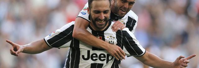 Un doublé pour Higuain, un sans-faute pour la Juve