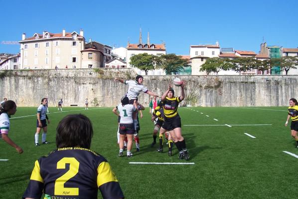 Le 19 octobre 2008, au terrain synthétique des Remparts.
Défaite 14-0. 2 essais transformés.