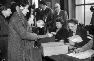 Fêtons le droit de vote des femmes, mais stop au sexisme politique!