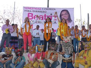 Beatriz Mojica ofrece apoyar a los artesanos de Zitlala