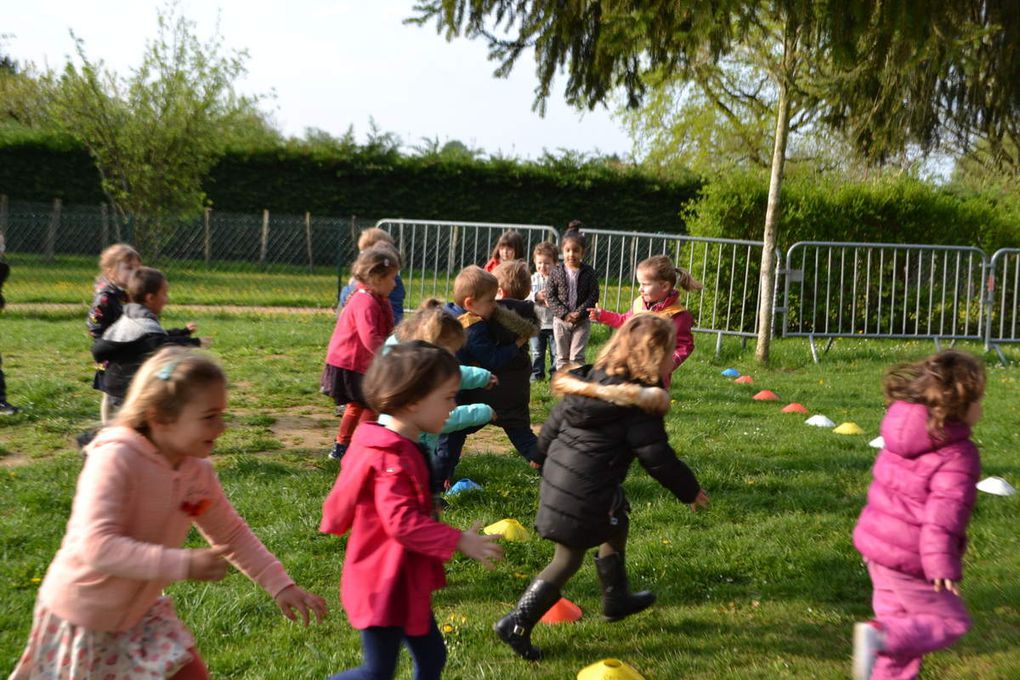 Les déménageurs avec slalom géant !!! et rivière aux crocodiles ...