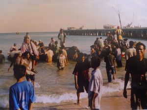 Le bac Ile Mandiri qui relie Waingapu, Seba et Kupang. Arrivée à Seba (Savu).