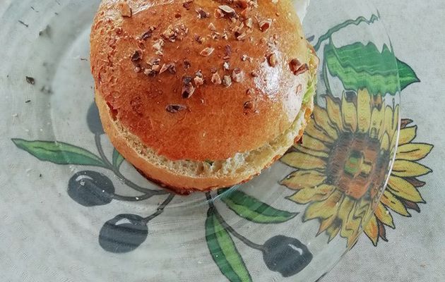 Hamburger de veau avec son pain à la noix maison