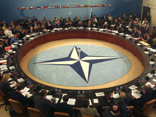 Les thèses de l’OTAN font de nouveaux adeptes… [Ruptures presse]