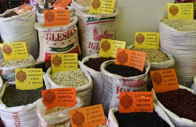 Séville : Capitale de l'Andalousie :  les  "Mercados"