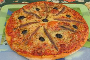 Pizza napolitaine sur une pâte à pain