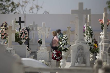 Inflación en el cementerio por falta de espacio.