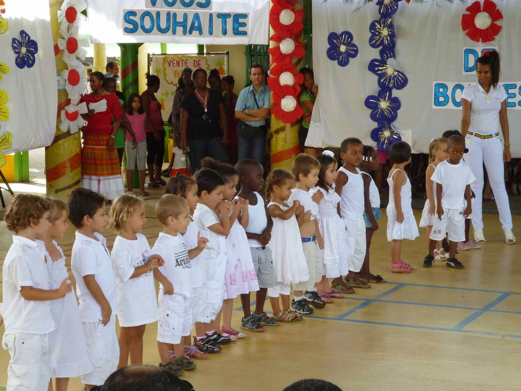 Spectacle de fin d'année à l'Ecole Maternelle Maximilien SABA: instruments, chants et danses Traditionnels de Guyane. (Vendredi 29 juin 2012)