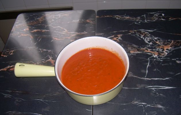 SOUPE A LA TOMATE