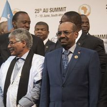  Sudan’s President Omar Bashir held in S. Africa 