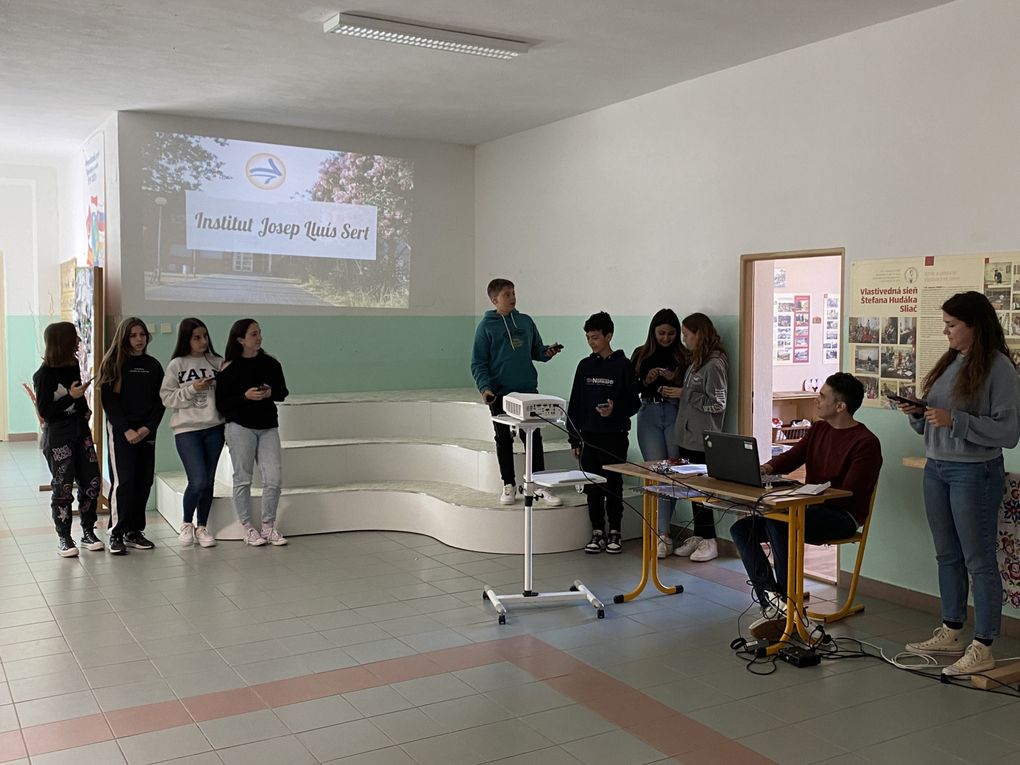 SL23 CLE-AA  Our school and our activities   