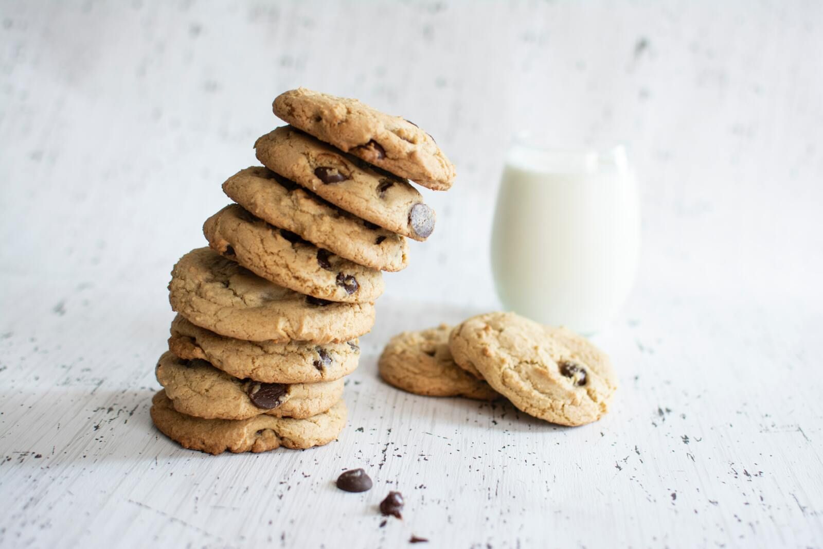 Cookies et verre de lait