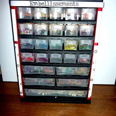 Scrapbooking - armoire a embellissements