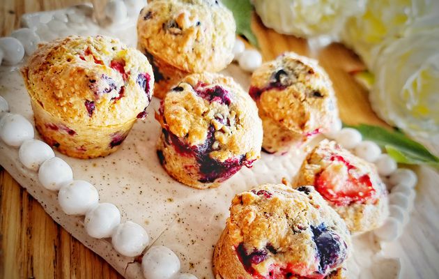 Petits muffins aux fruits rouges et noix de coco