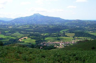 (64) Au Pays Basque, rando au départ d' Ainhoa ( GR 10 et PR )