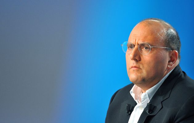 Julien Dray veut "mettre son poing dans la face" du directeur de cabinet de Le Foll