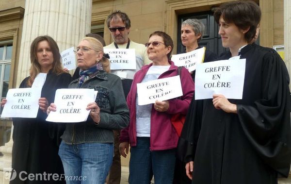 Tribunal de Brive: manifestation du 10 avril contre le projet de justice du 21ème siècle.