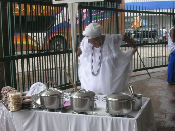 Souvenirs d'un peuple chaleureux, convivial et d'une grande beauté d'esprit, le meilleur carnaval de saveurs et de folies