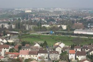 Un homme armé se retranche chez lui et se suicide dans son pavillon à Villepinte