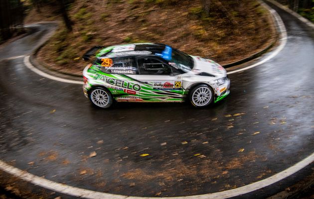 Rallye du Japon : Heikki Kovalainen, ancien pilote de Formule 1 vise la gloire en WRC2 au volant d'une Škoda Fabia