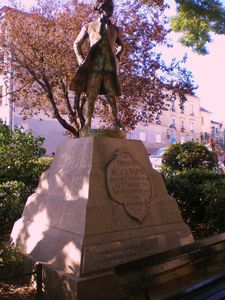 La statue du chevalier de la Barre qui fut exécuté il y a plus de 2 siècles en France pour avoir refusé de saluer une procession