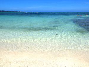 Okinawa : Grande île : Centre est: Moon Beach - Cap Zampa - Falaises de Manzamô
