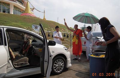 bouddha bénit ta voiture ! le massacre routier en thaïlande