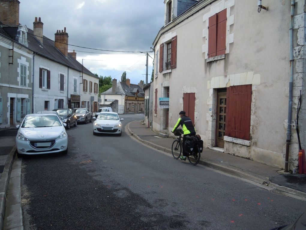 La réhabilitation du centre bourg de Cour-Cheverny en Juin 2019 soulève la question de la prise en compte des usagers vulnérables. 