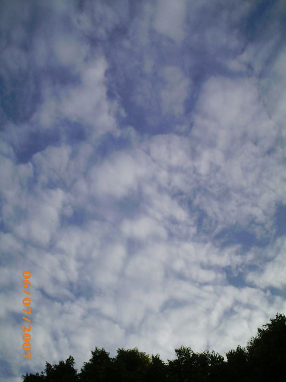 Nuages,levé ou coucher de soleil c'est le ciel dans tous ses états.
Une diapo et évadez vous.