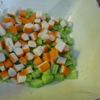 Salade au concombre et surimi 