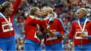 Dédicace à Vladimir Poutine de 2 championnes du monde russes