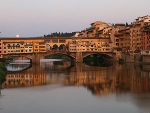 A toute heure du jour, sous tous les angles, il est très photogénique vu des autres ponts !