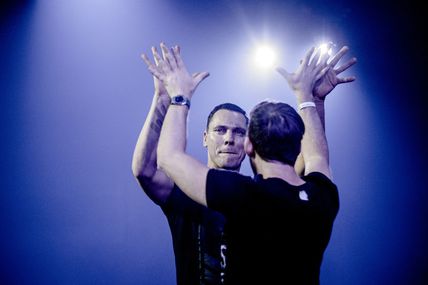 Photos - Tiësto guest - live Hardwell at Heineken Music Hall #ADE2015