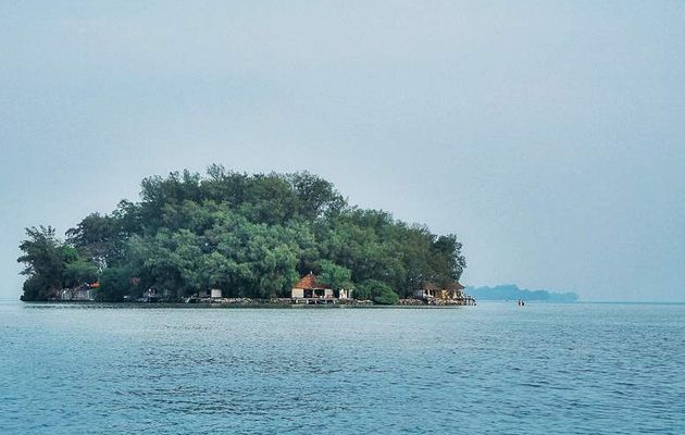 Pulau Macan Eco Resort | Penginapan Yang Menyatu Dengan Alam