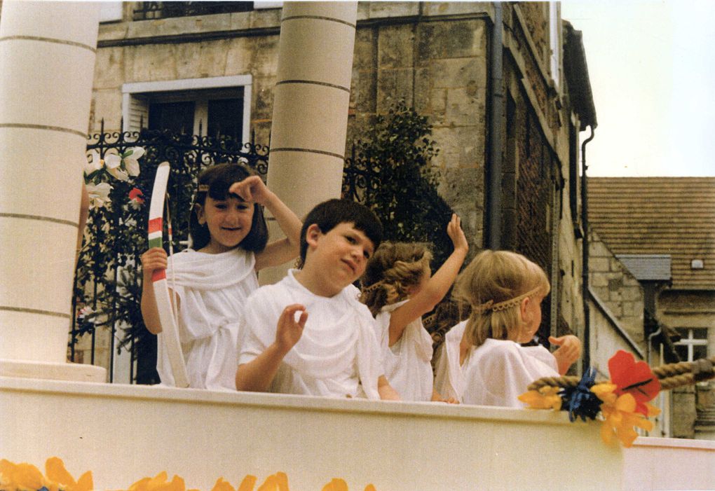 Album - la ville de Noyon  (Oise), 1987, le bouquet provincial