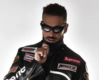 Numéro un des ventes, M. Pokora fait-il mieux que son précédent album ? Les chiffres !