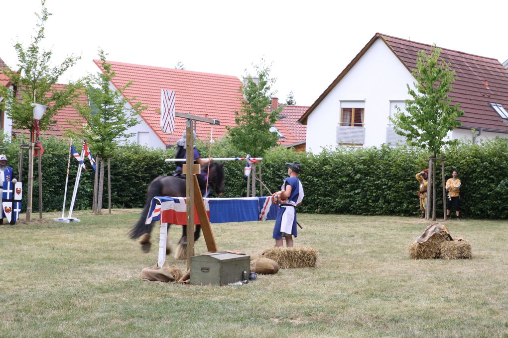 18.07.2010 Obergrombach
Burgfest mit mittelalterlichen Ritterspielen