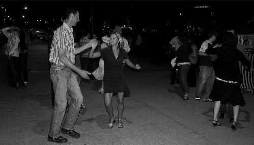 4ème soirée salsa de l'été sur lesd quais de Caen