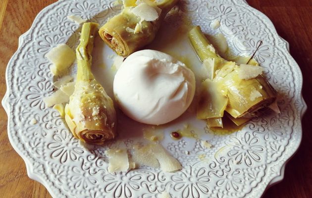 Spécial Noël: entrée artichauts marinés au vin blanc maison, burrata et parmesan