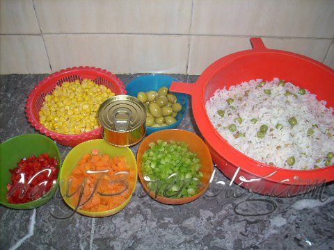 Salade de riz en forme de coeur